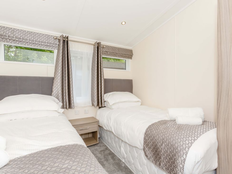 Ravenstone - North Yorkshire (incl. Whitby) - 1191468 - thumbnail photo 8