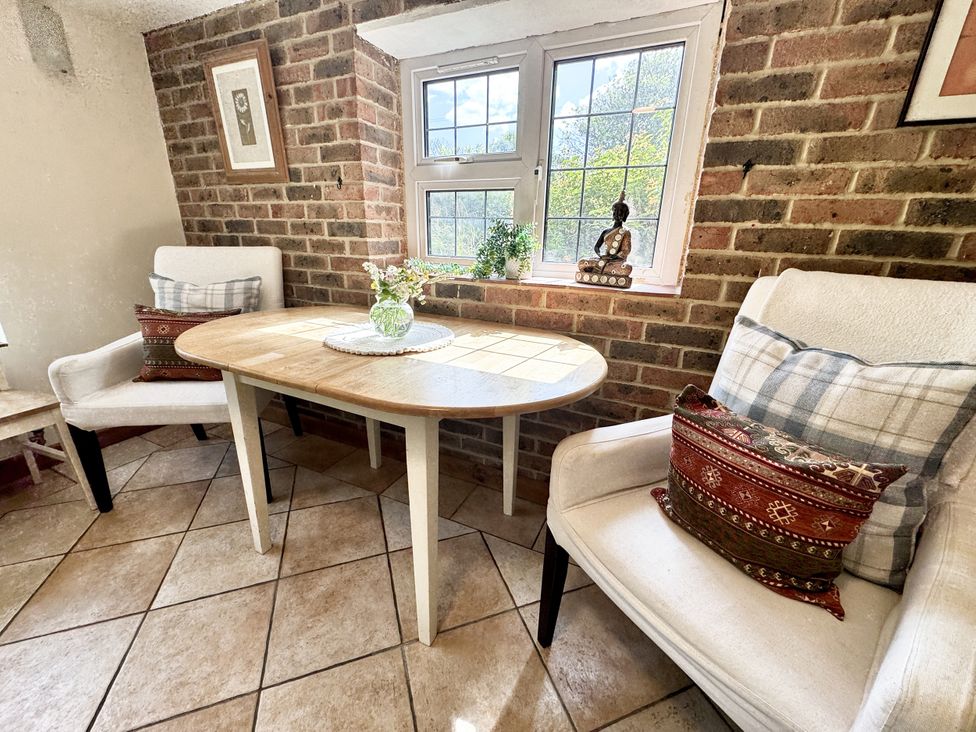 A snug with a table and chairs at Forest Break in Southampton