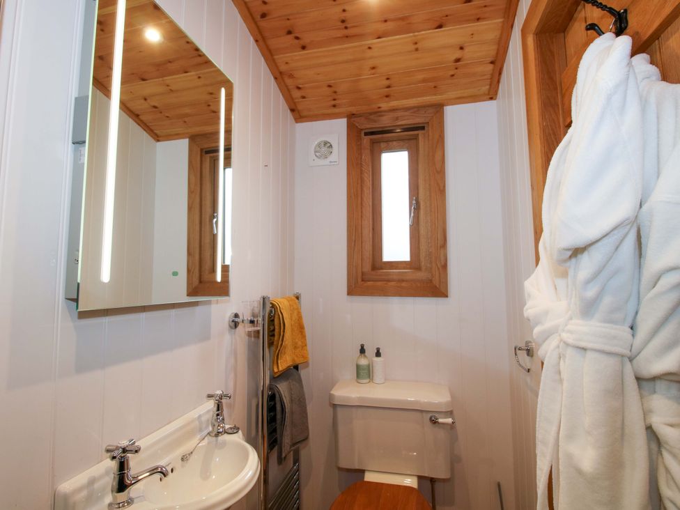 Dave’s Place - Shropshire - 1192432 - thumbnail photo 12