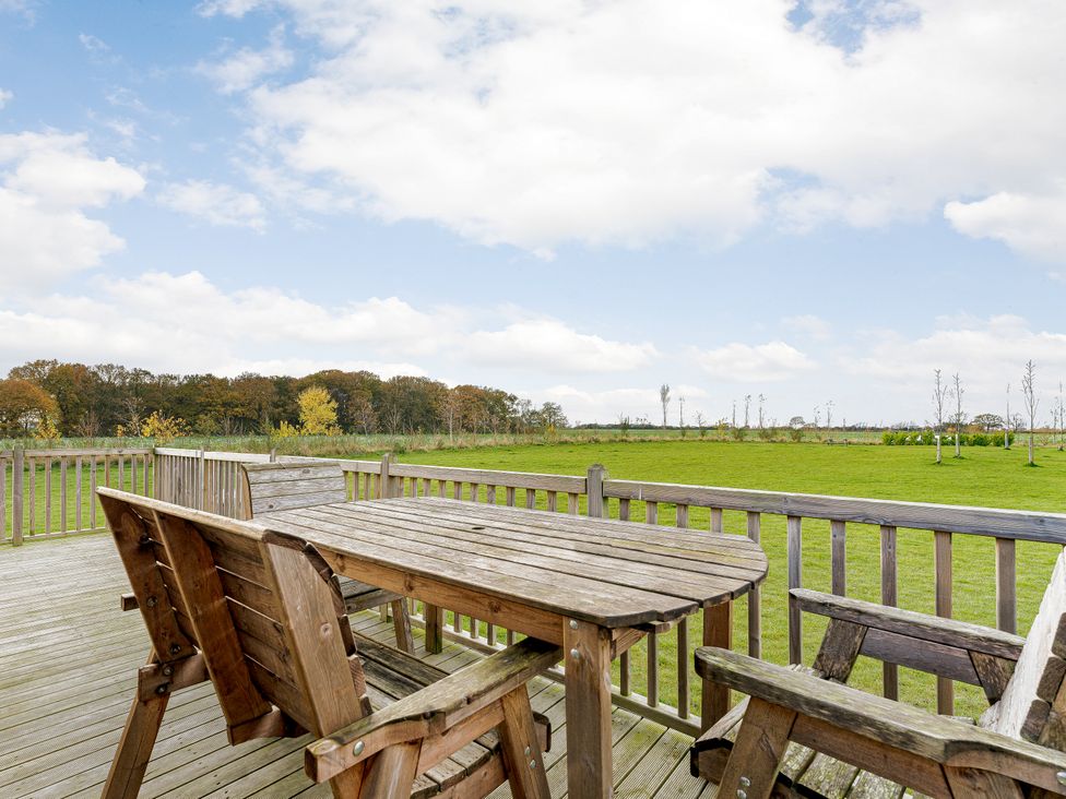 Oak Waterside Spa (Pet) - North Yorkshire (incl. Whitby) - 1192555 - thumbnail photo 28