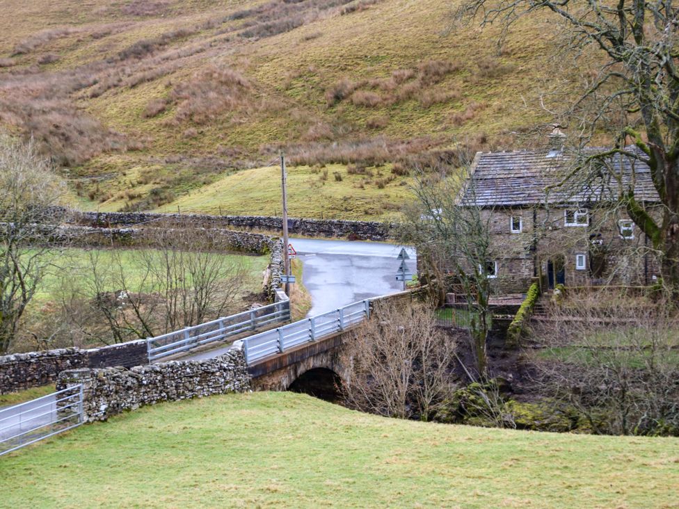A house and bridge near a road at Wain Wath Cottage in Richmond