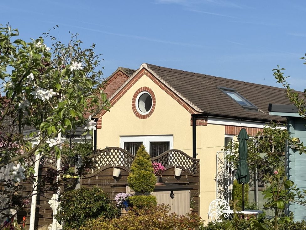 The Garden Cottage -  - 1193309 - thumbnail photo 1