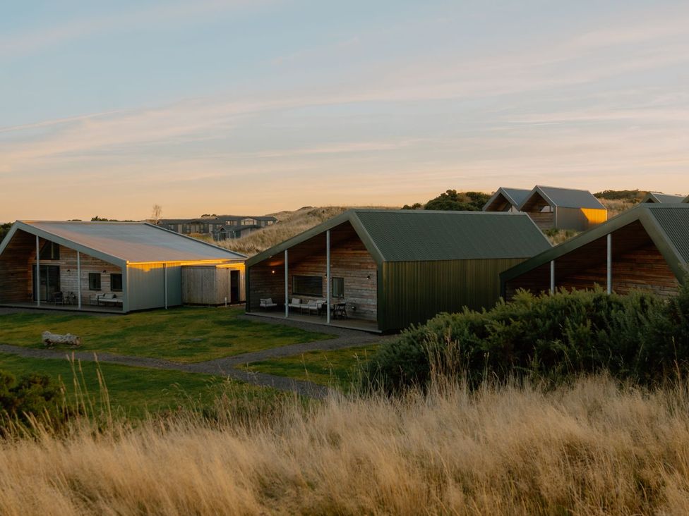 An outdoor view of houses with green roofs at The Laidlaw Spa in North Berwick