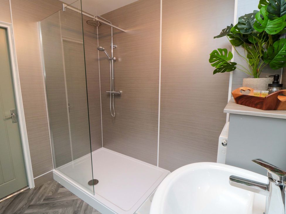 Isla’s Sea Forge - North Yorkshire (incl. Whitby) - 1193748 - thumbnail photo 11