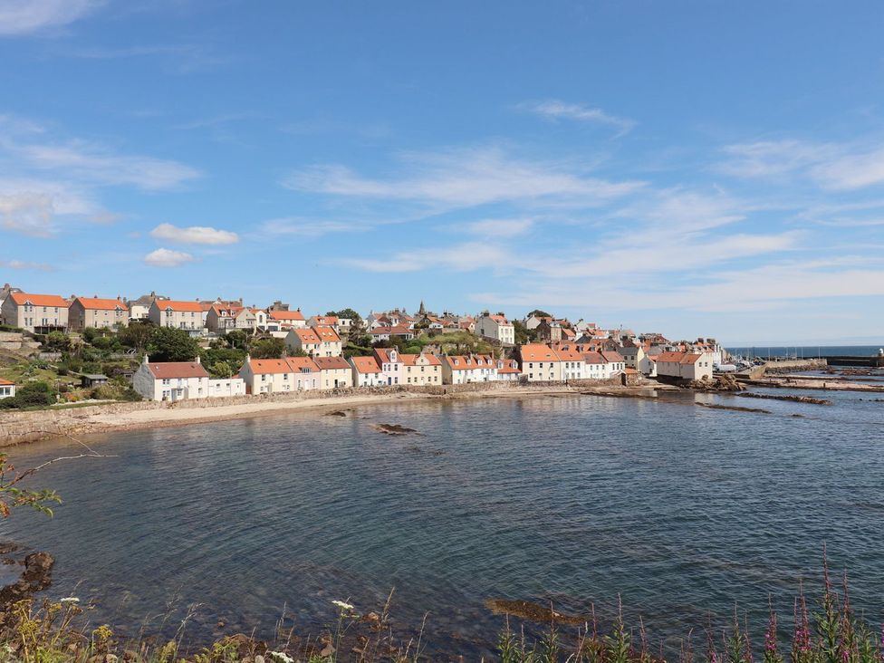 A coastal view of houses along the water at Hay Loft in Anstruther