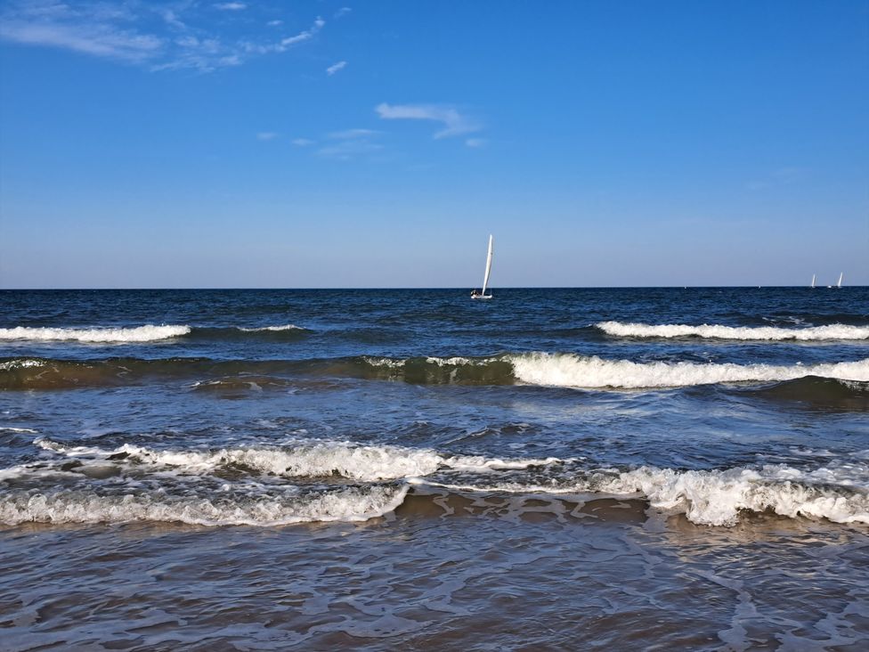 Sea View Retreat - North Yorkshire (incl. Whitby) - 1194157 - thumbnail photo 29