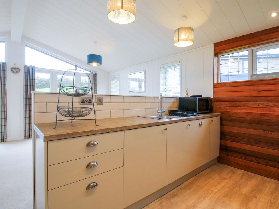 The Hedgerows - Hillview Lodges - Shropshire - 1194208 - thumbnail photo 15