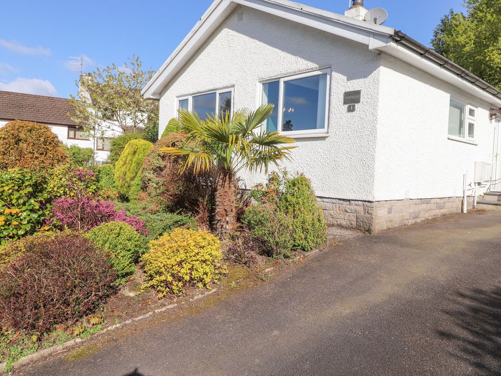 A house with garden and pathway at Wansfell View in Ambleside
