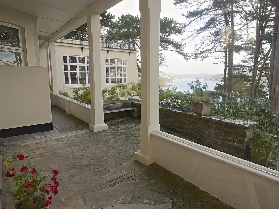 An outdoor area with stone flooring and potted plants at 4 Ringrone, Salcombe