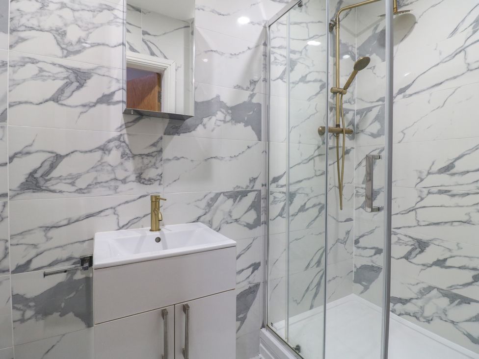 A bathroom with a shower and sink at Unit 7 Apt 6 (Delux) Sheffield