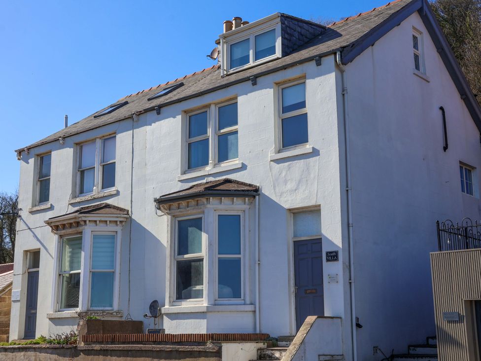 A house with windows and a door at South Villa in Sandsend near Whitby
