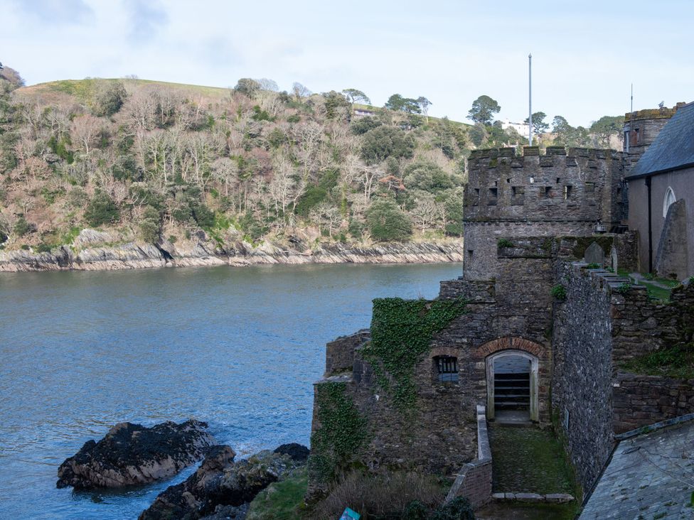 A castle near the water at Tides Door in Dartmouth