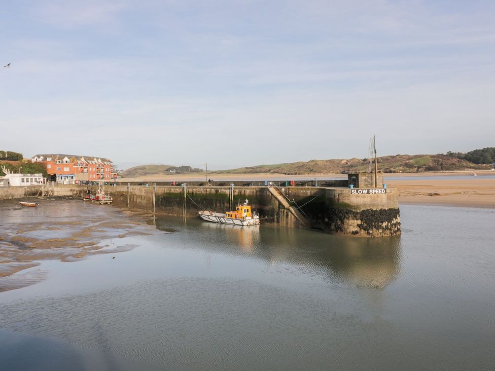 A harbour with boats and buildings at 187 Atlantic Bays Padstow