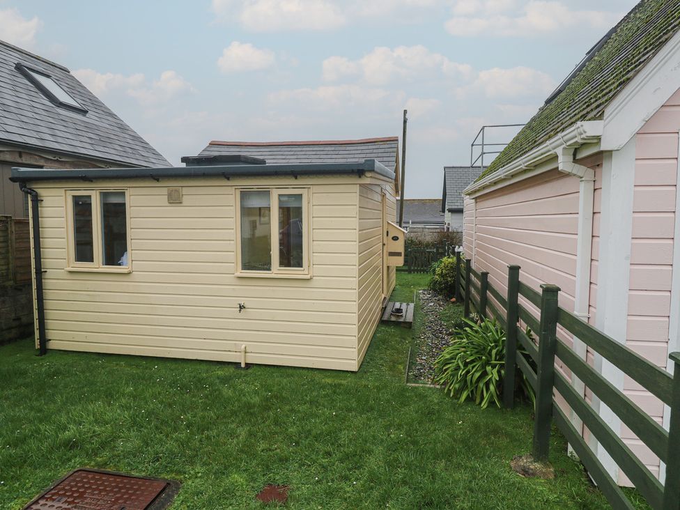 A shed in a garden area at Pleasans in Hayle