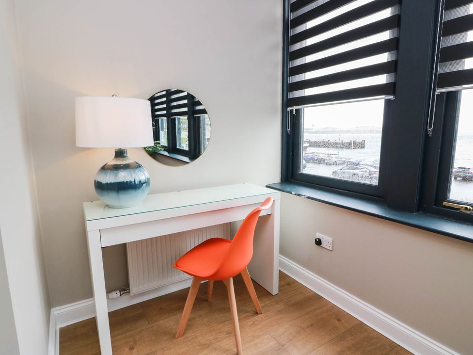 An office with a desk and a chair at Flat 1 86 Gallowgate Street Largs