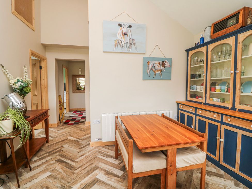 A dining room with a table and chairs at The Stable in Dublin
