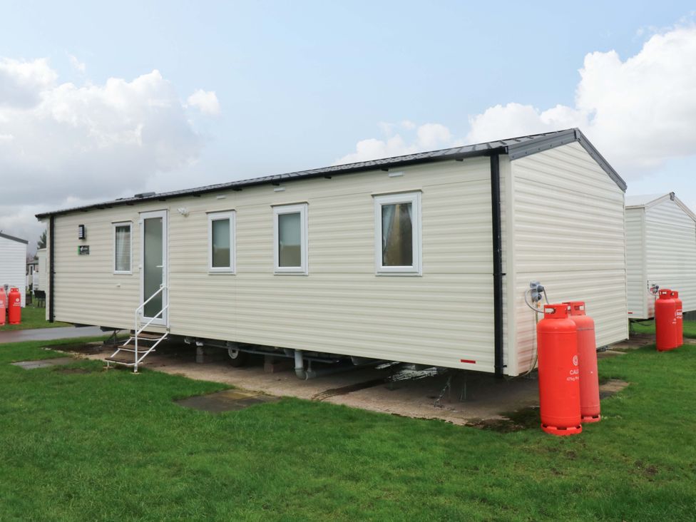 A mobile home with gas canisters outside at 63 St Andrews in Prestonpans
