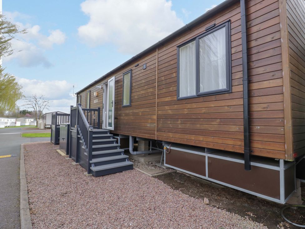 AV18 -  - 1197306 - thumbnail photo 2