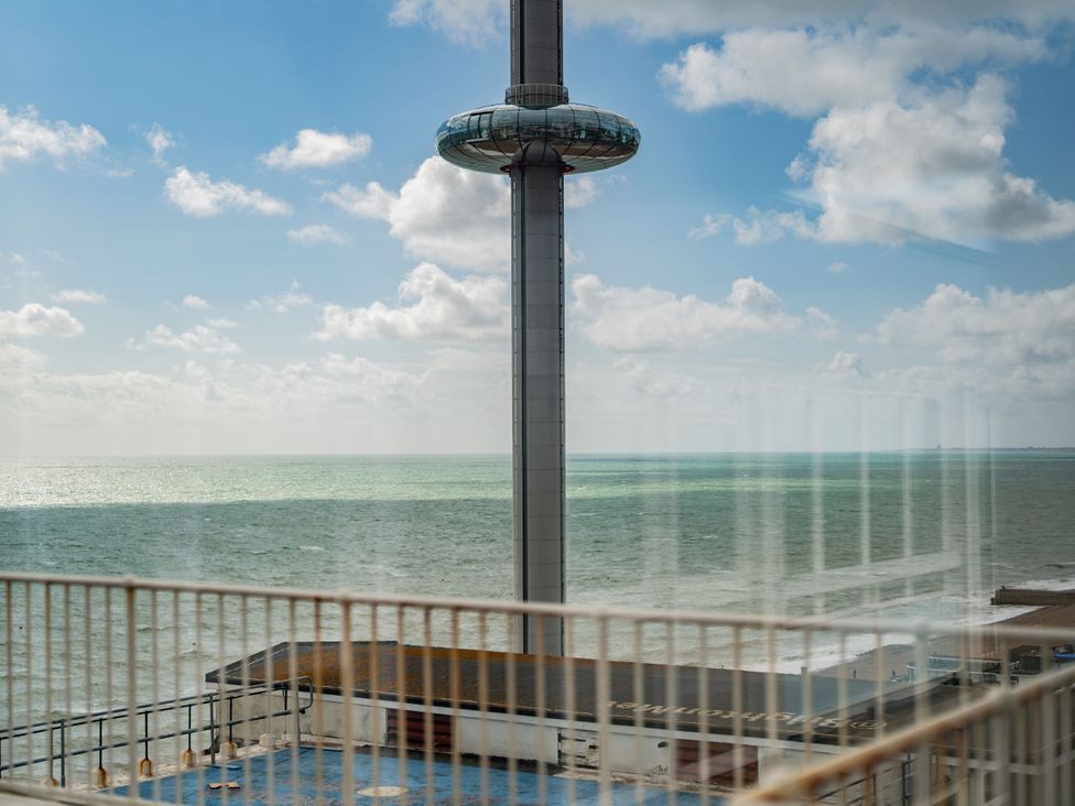 An observation tower near the sea at Beachfront Penthouse Brighton