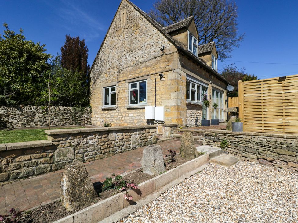 A house with garden elements at Paddock View in Stow-On-The-Wold