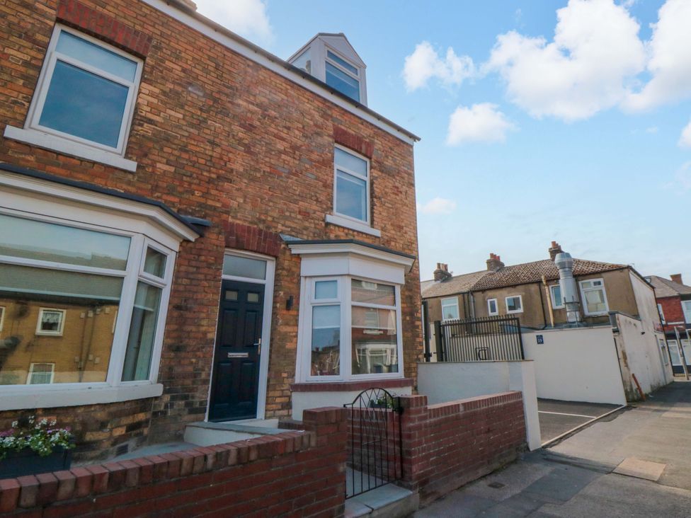 A house with a front door and windows at No.9 Trafalgar St West Scarborough