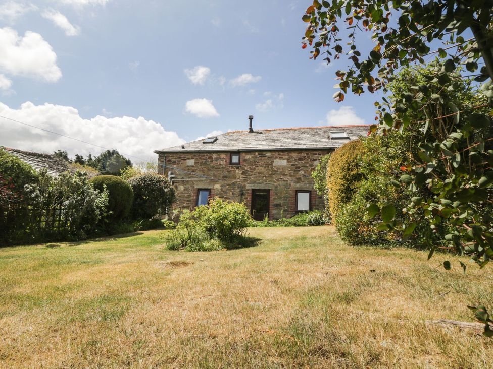 A house with garden and trees at Applestore Wadebridge