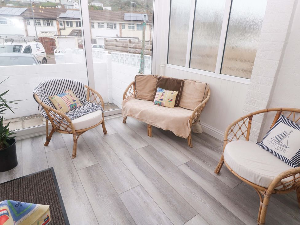 A conservatory with rattan furniture at 16 Forth An Nance Redruth