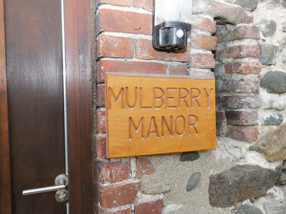A sign for Mulberry Manor at the entrance in Hull