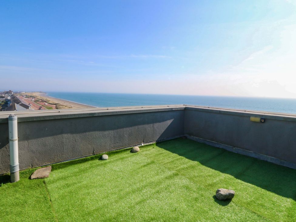 A rooftop view overlooking the ocean at Snowdonia View in Pwllheli