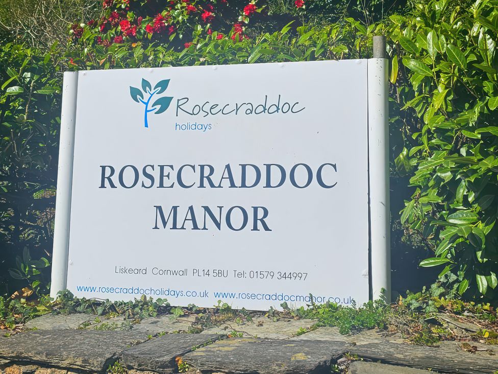 A sign for Rosecraddoc Manor in Liskeard Cornwall