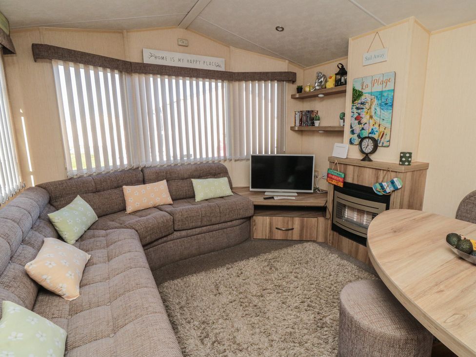 Caravan 132 - North Yorkshire (incl. Whitby) - 1198683 - thumbnail photo 3