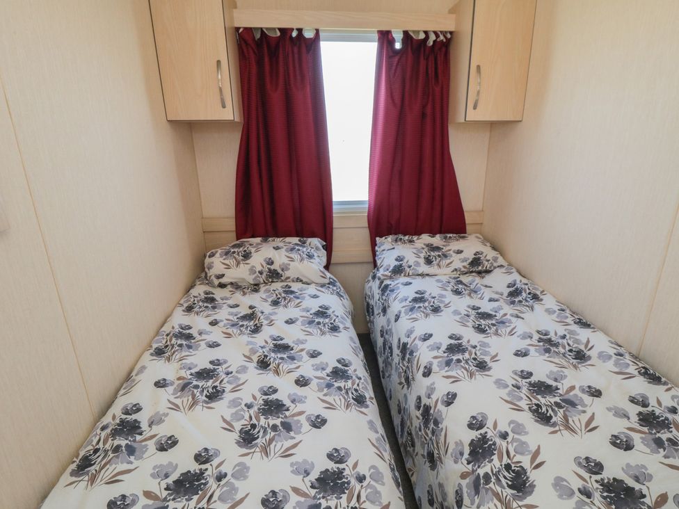 Caravan 132 - North Yorkshire (incl. Whitby) - 1198683 - thumbnail photo 12