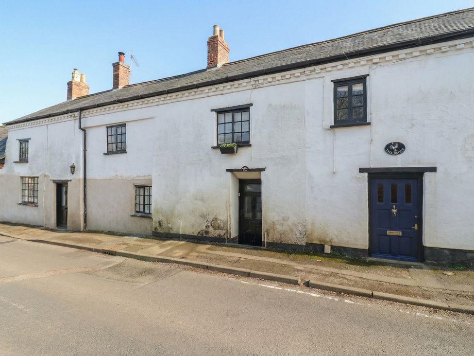 A house exterior on a street at Ravensthorpe Rural Retreat Northampton