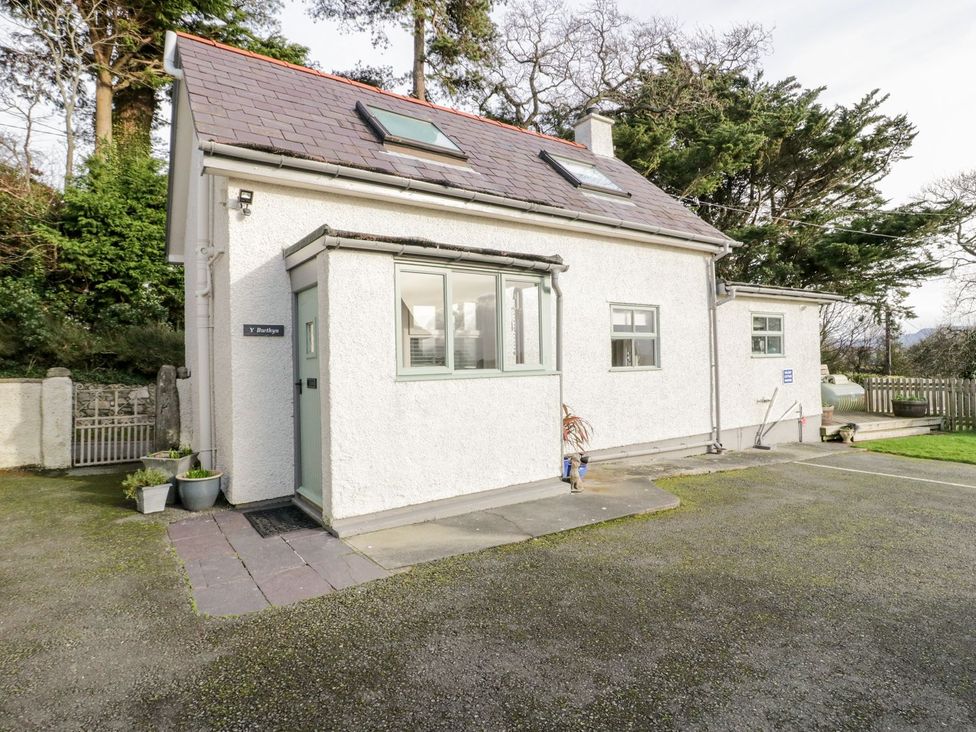 A house with a driveway and garden at Eryri View Retreat in 