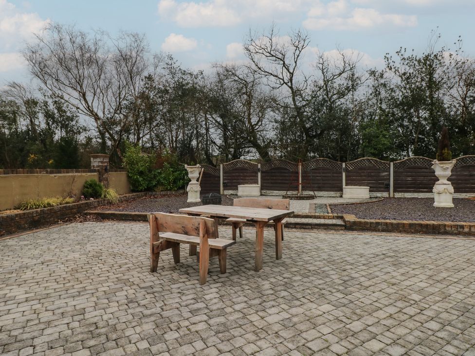 Annexe @ Meadows Farm - South Wales - 1198972 - thumbnail photo 17