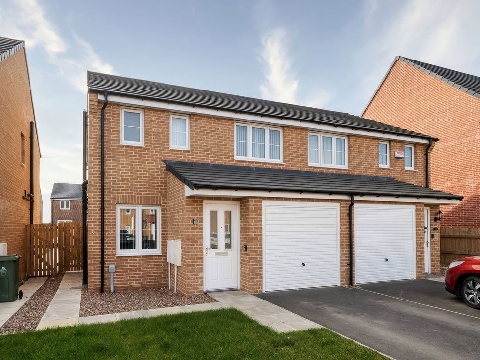 A house with garage and front door at 59 Eagle Drive in Grimsby