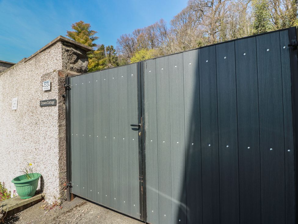A gate at Crown Cottage in Newmills near Cairneyhill