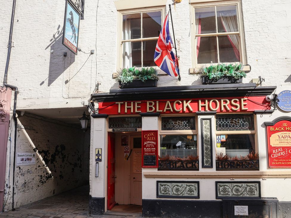 The exterior of The Black Horse pub in Whitby