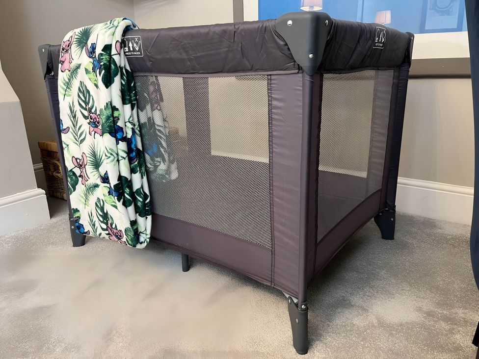 Central Ellesmere - Stay 2 - Parking - PetFriendly - Shropshire - 1199088 - thumbnail photo 19