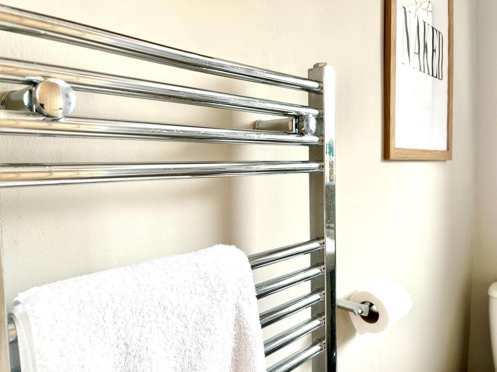 A towel rail and towel in a bathroom at Central Ellesmere - Stay 2 - Parking - PetFriendly