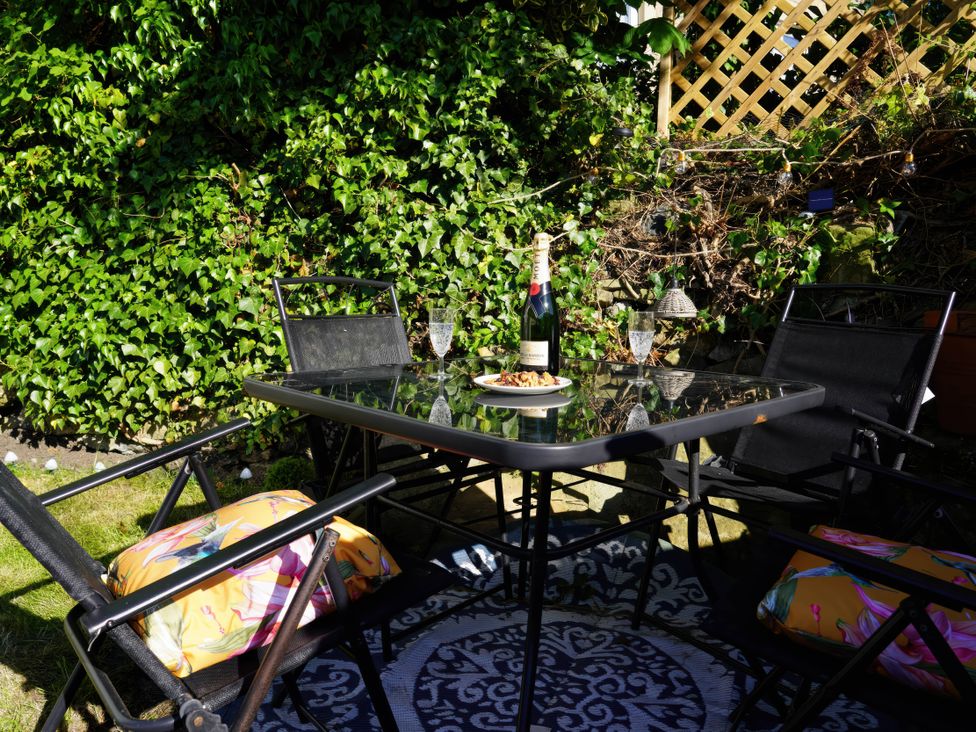 Traditional 2 Bedroom Cottage in Eyam, Hope Valley - Peak District & Derbyshire - 1199093 - thumbnail photo 18