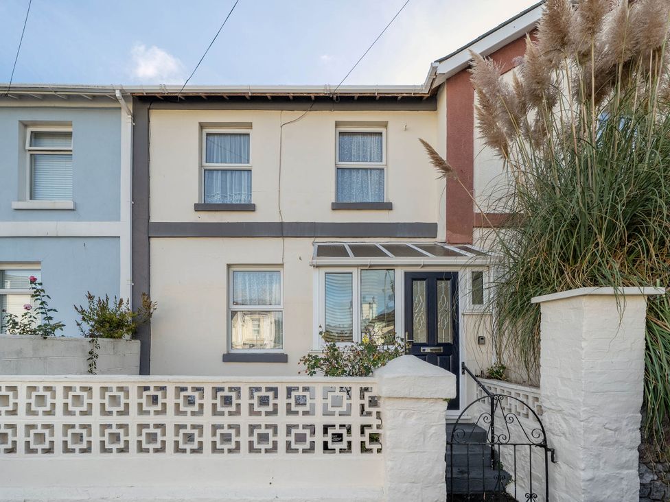 A house with a front garden at Torquay - House - Sleeps 6 - Pet Friendly, Torquay