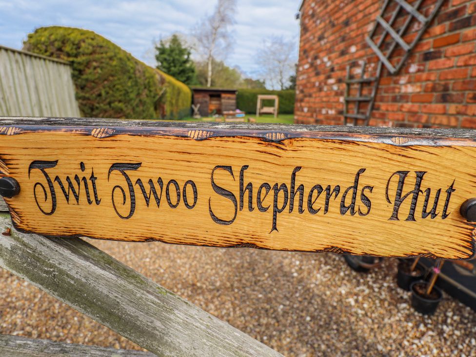 A sign for Twit Twoo Shepherds Hut at North Somercotes