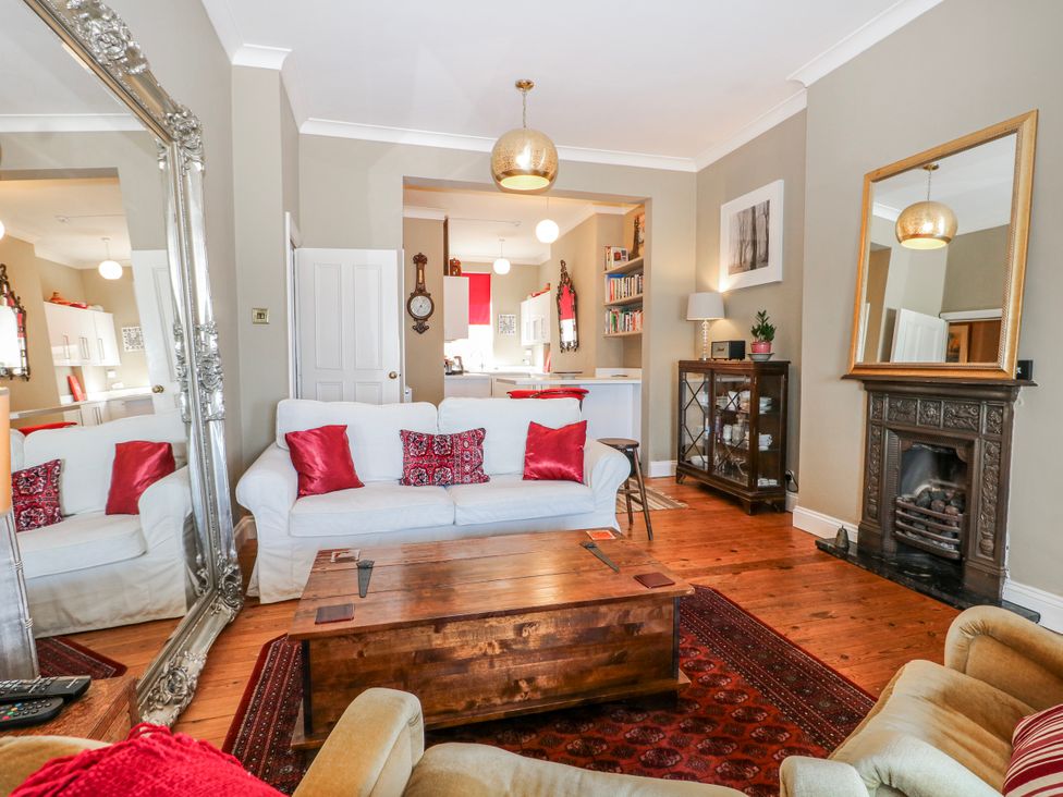 A living room with a sofa and coffee table at Broadstairs Beach in Broadstairs