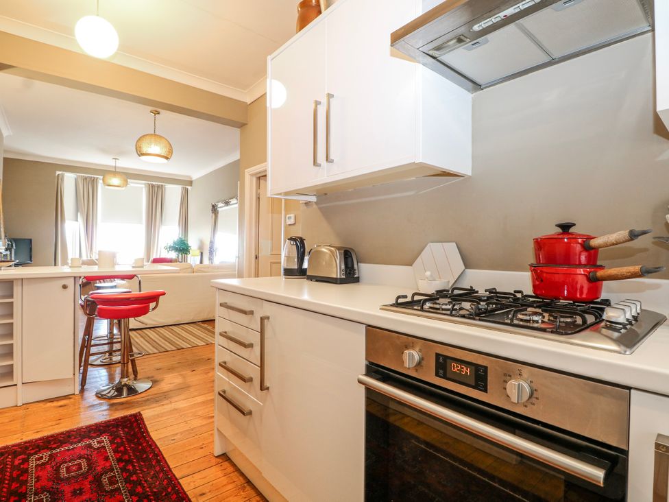 A kitchen with a stove and oven at Broadstairs Beach in Broadstairs