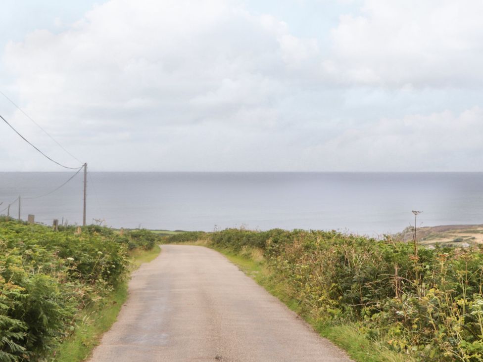 A road leading to the ocean at Ninevah St. Ives