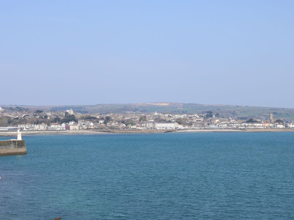 A view of the coastline and ocean at Wootton Gray in Penzance