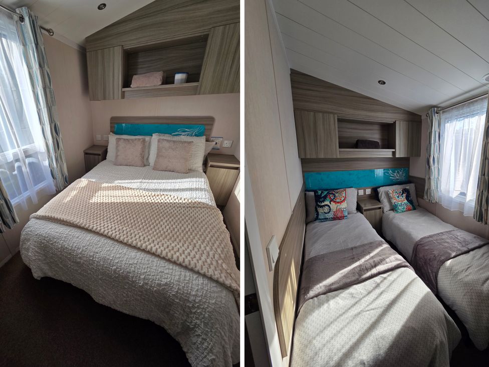 Beach holiday base with pool and kids' activities - Dorset - 1200453 - thumbnail photo 4