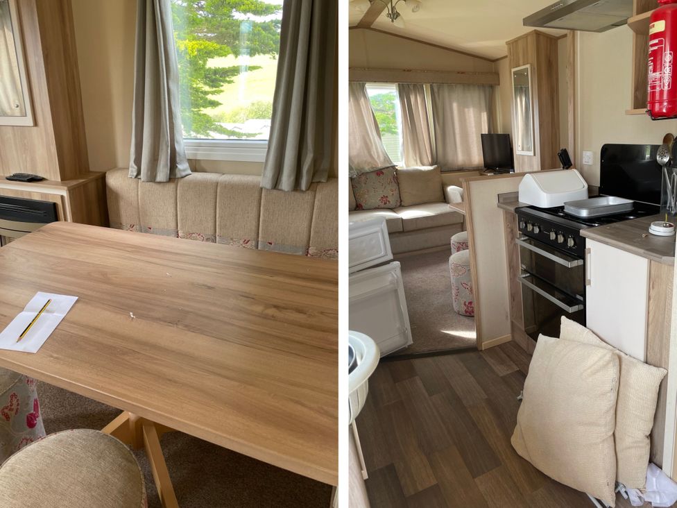 Pet-friendly lodge near Fistral Beach - Cornwall - 1200464 - thumbnail photo 2