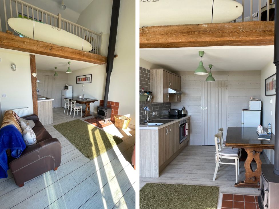 Countryside cottage with wood fire near the coast - Isle of Wight & Hampshire - 1200476 - thumbnail photo 1